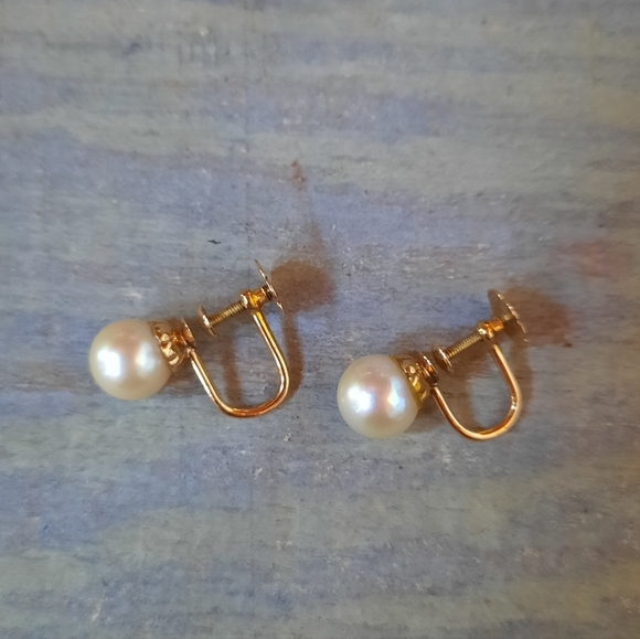 Vintage 18K Yellow Gold Custom Made Cultured Pearl Screwback Earrings - Picture 3 of 15
